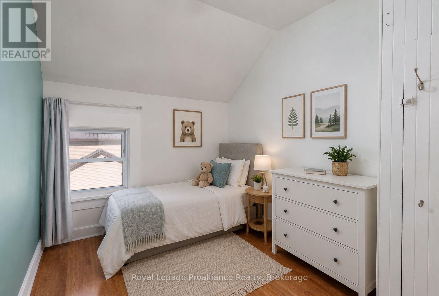 7 SIMMONS STREET - 14