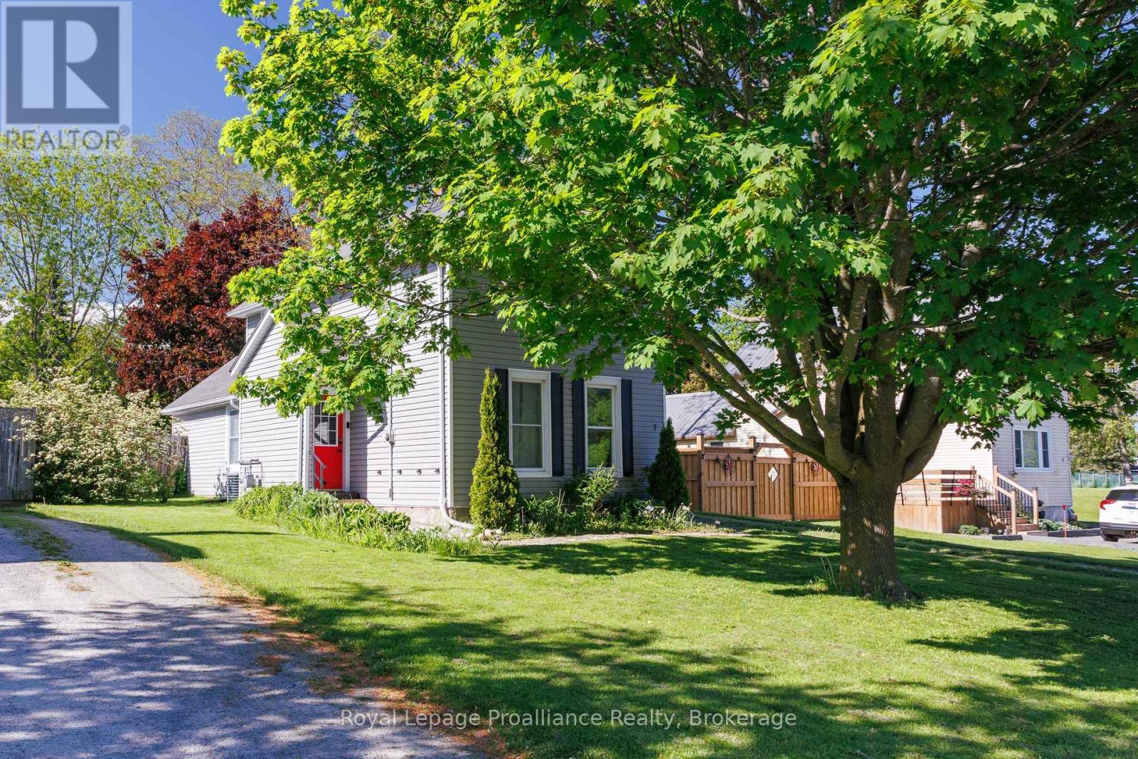 7 SIMMONS STREET - Image 2