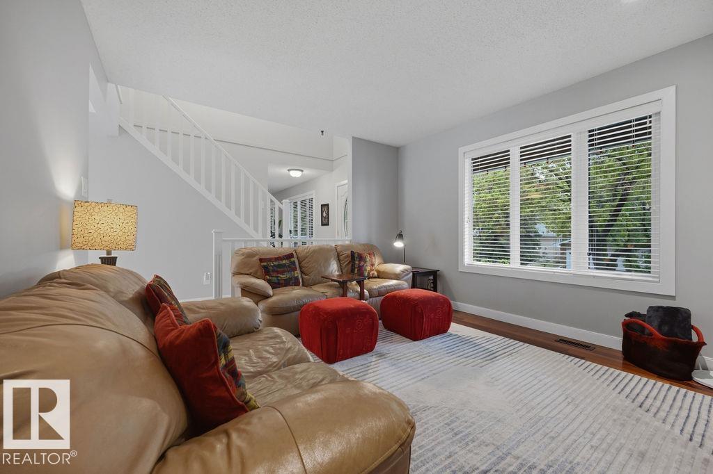 31 WENTWORTH CR — photo 18