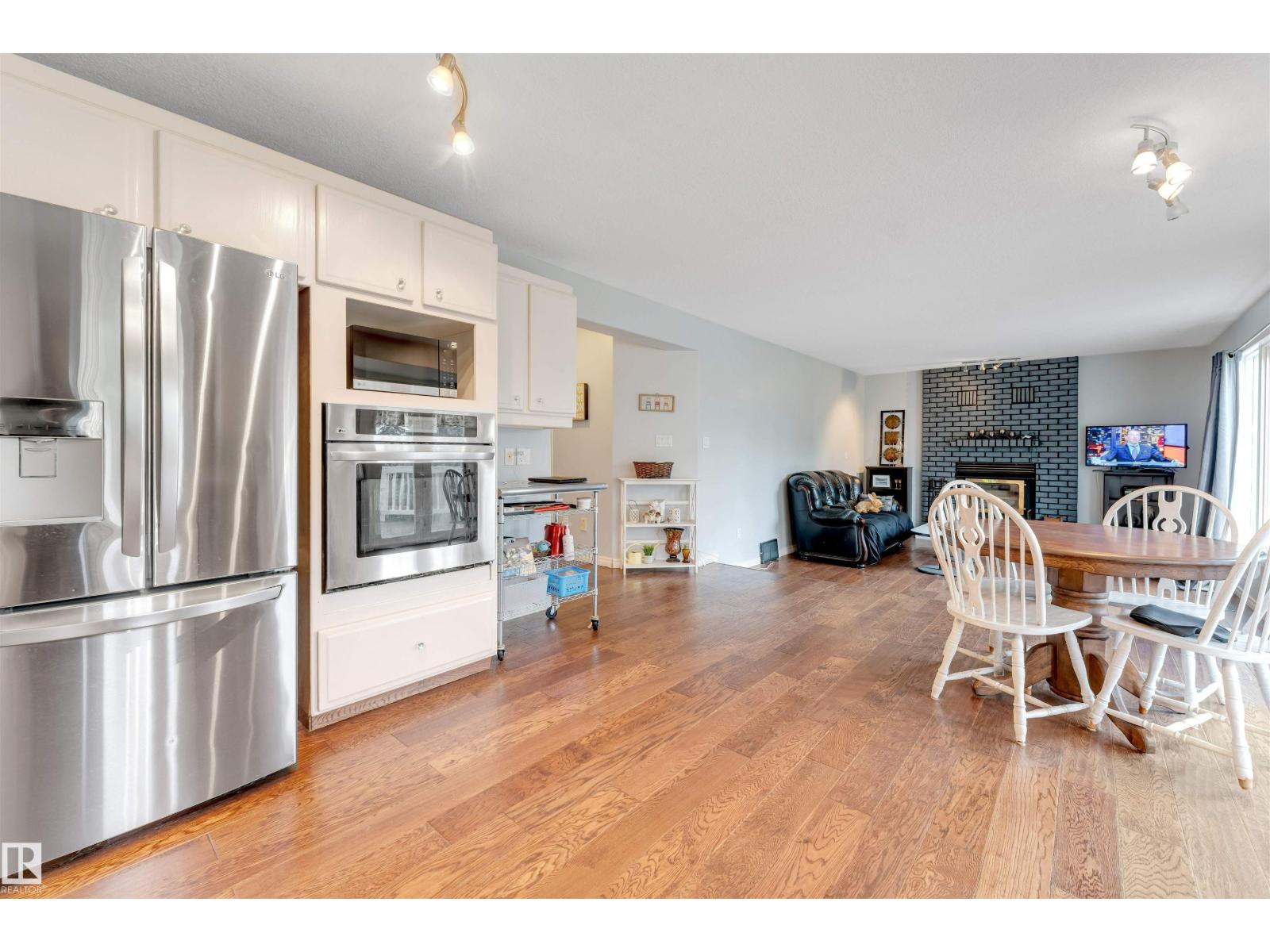 #390 50512 RGE RD 245 - 22