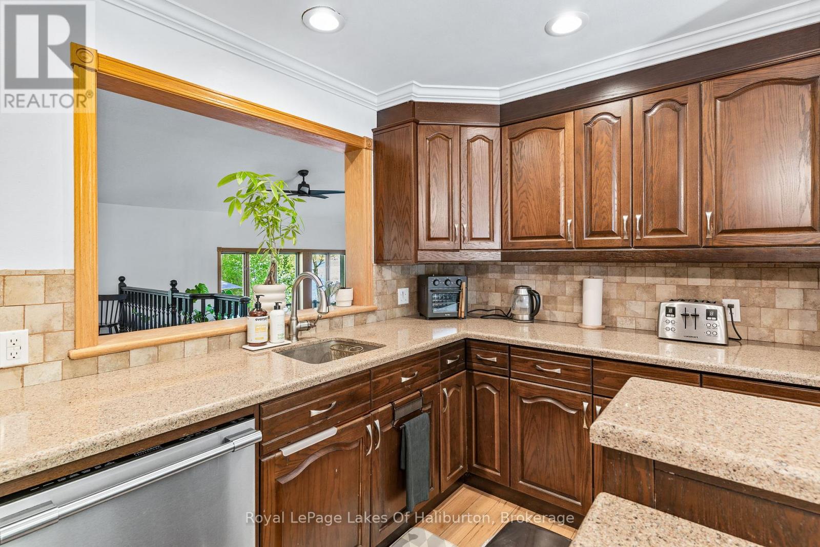2697 KASHAGAWIGAMOG LAKE ROAD - 14