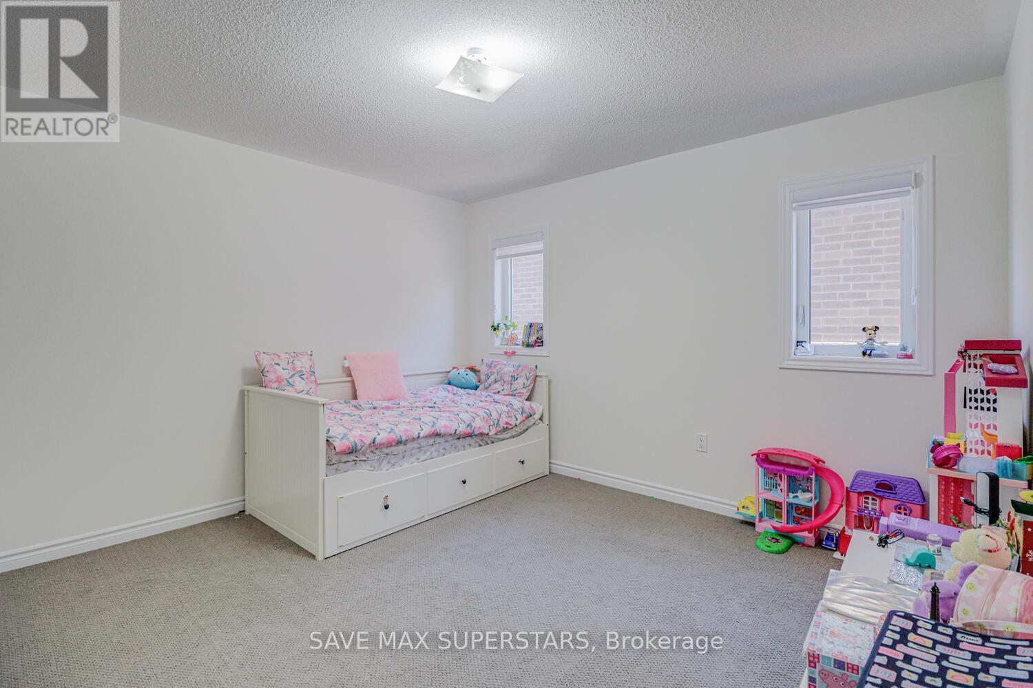 1537 HARKER STREET - 36