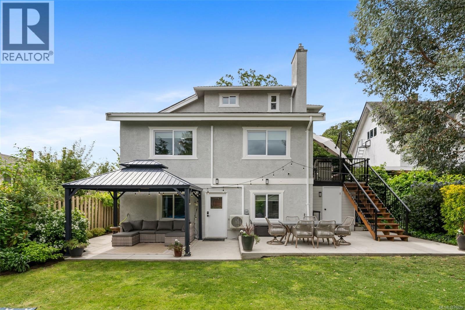 1360 McNair St, Victoria