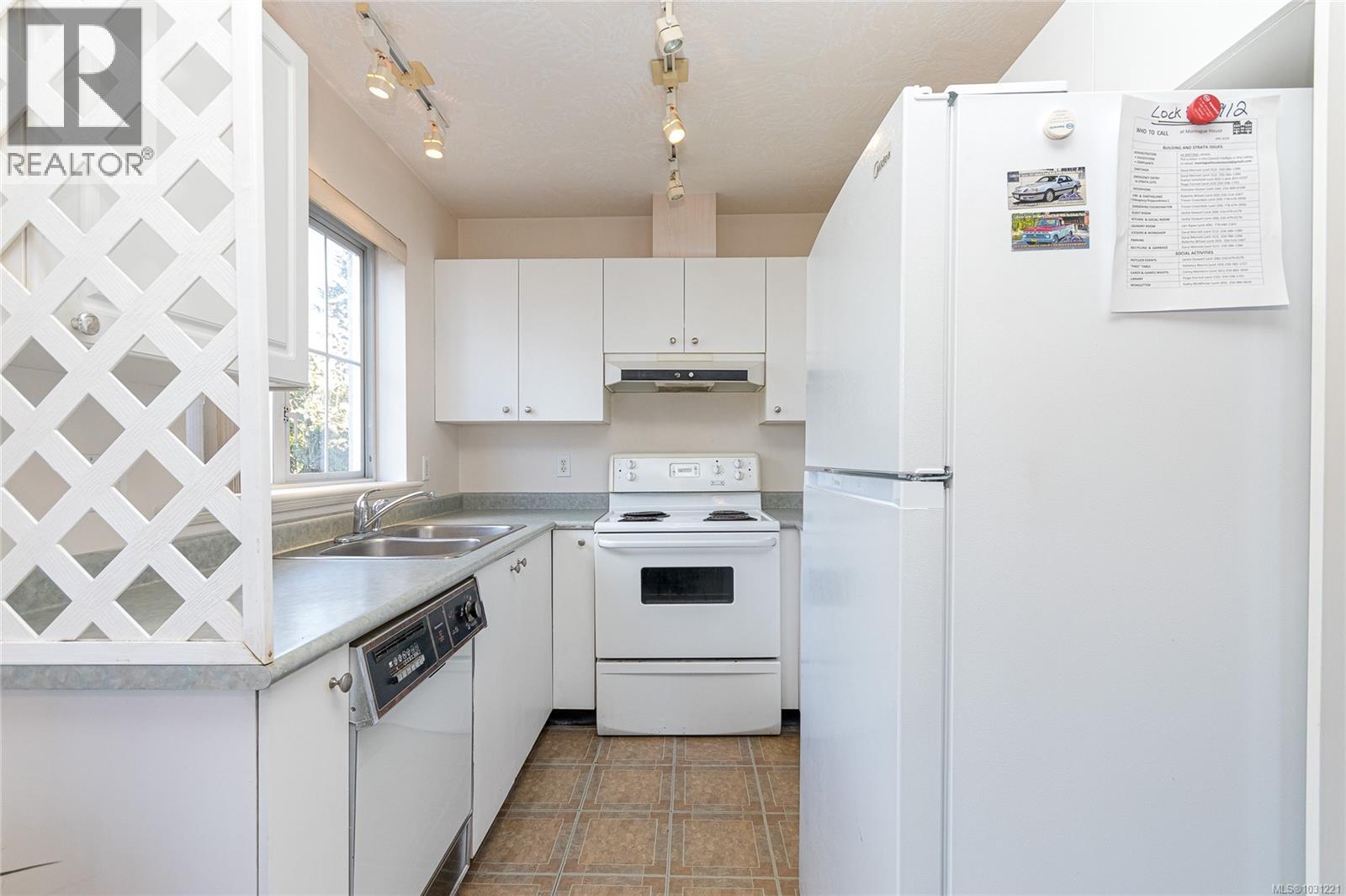 101 3133 Tillicum Rd, Saanich