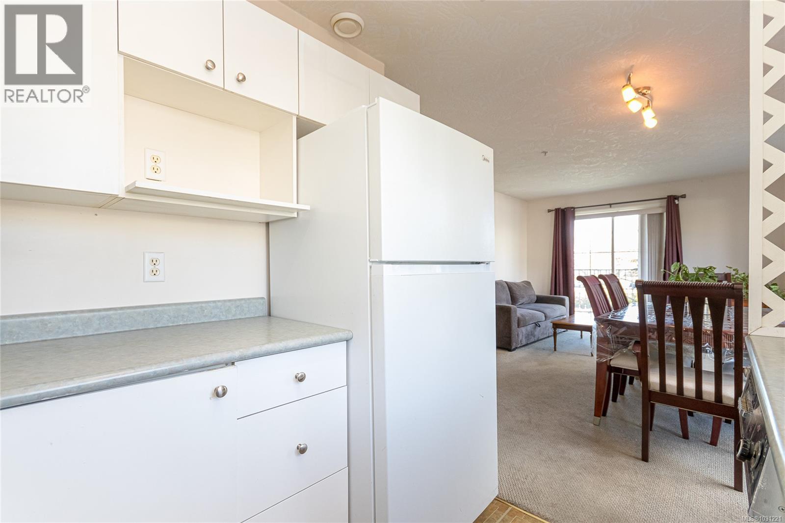 101 3133 Tillicum Rd, Saanich
