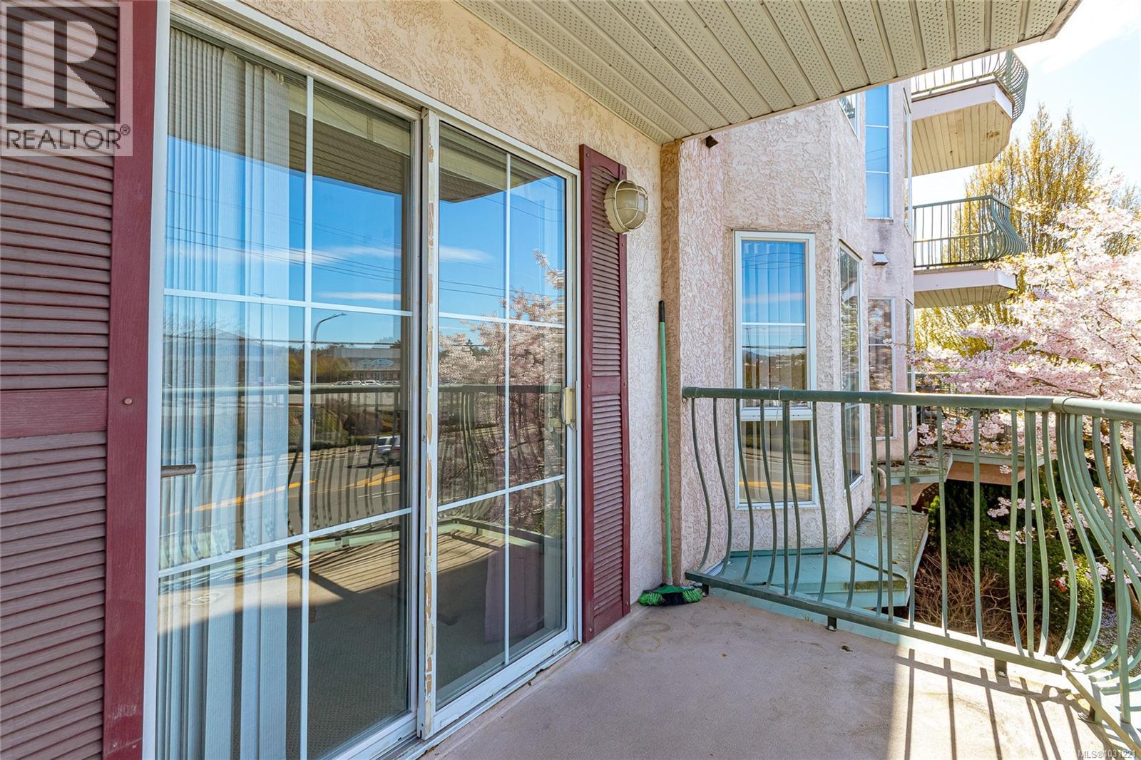 #101 3133 Tillicum Rd - 16