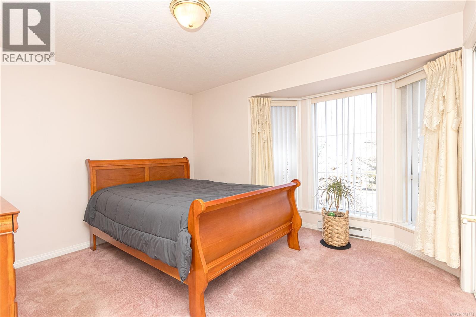 101 3133 Tillicum Rd, Saanich