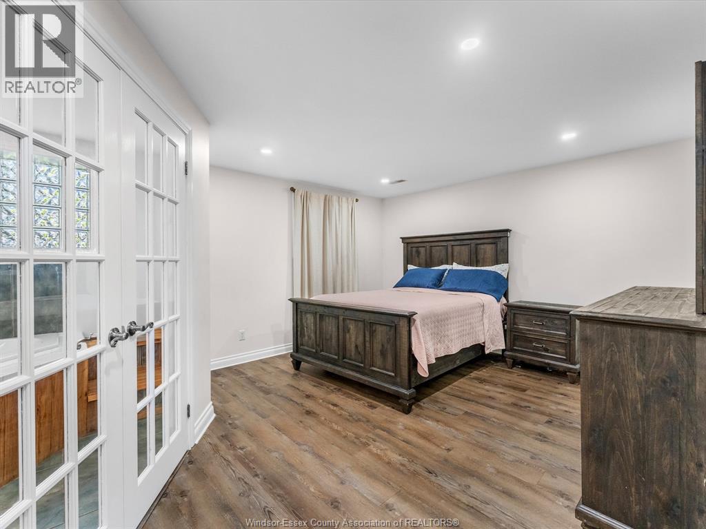 791 HELENA CRESCENT - 26