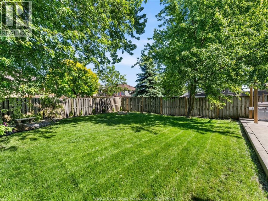 791 HELENA CRESCENT - 34