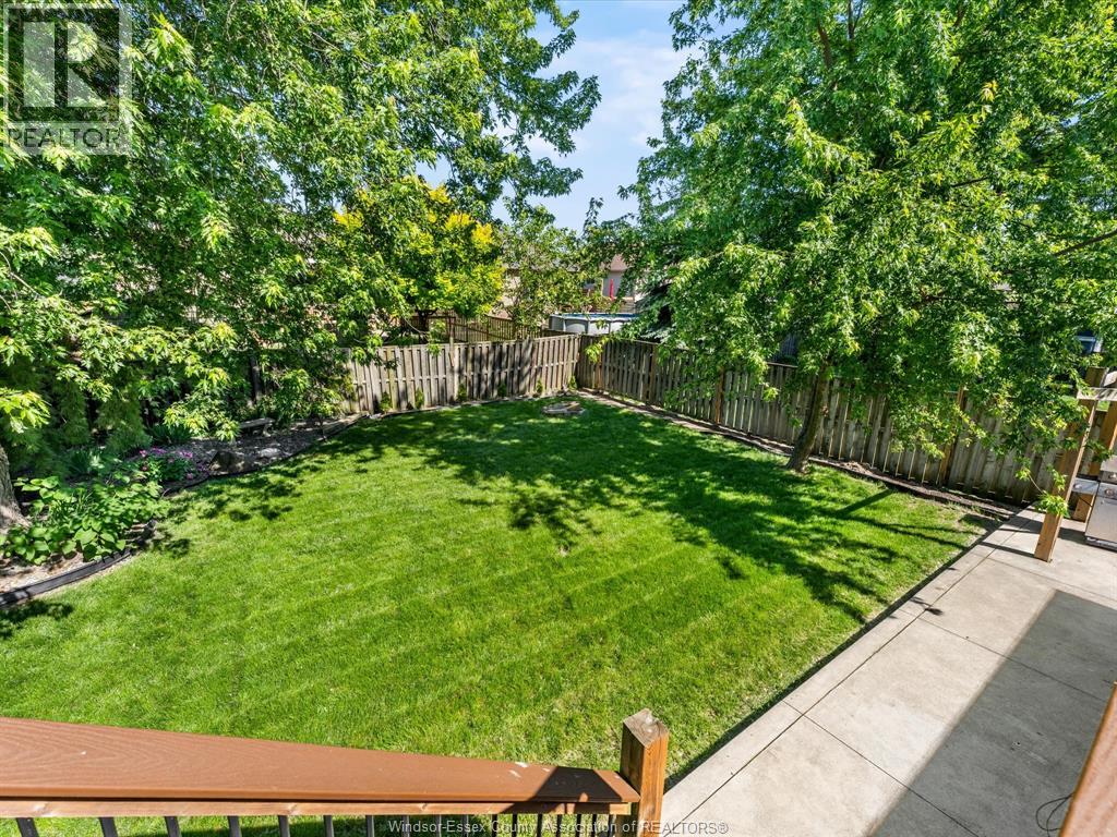 791 HELENA CRESCENT - 37