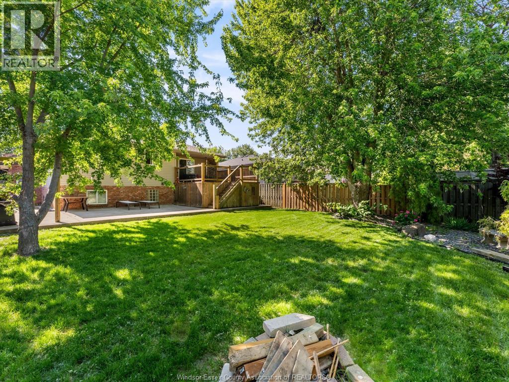 791 HELENA CRESCENT - 38