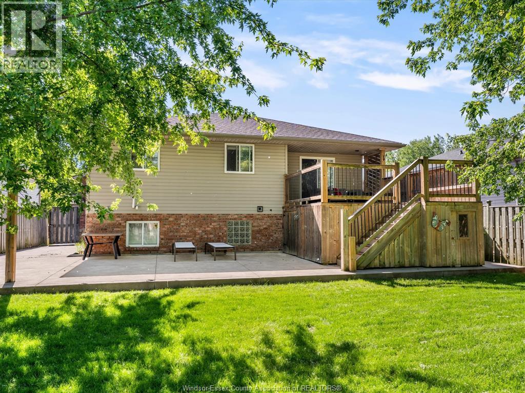 791 HELENA CRESCENT - 39