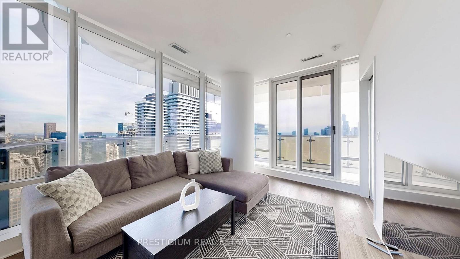 Listing photo of 4204 - 1 BLOOR STREET E