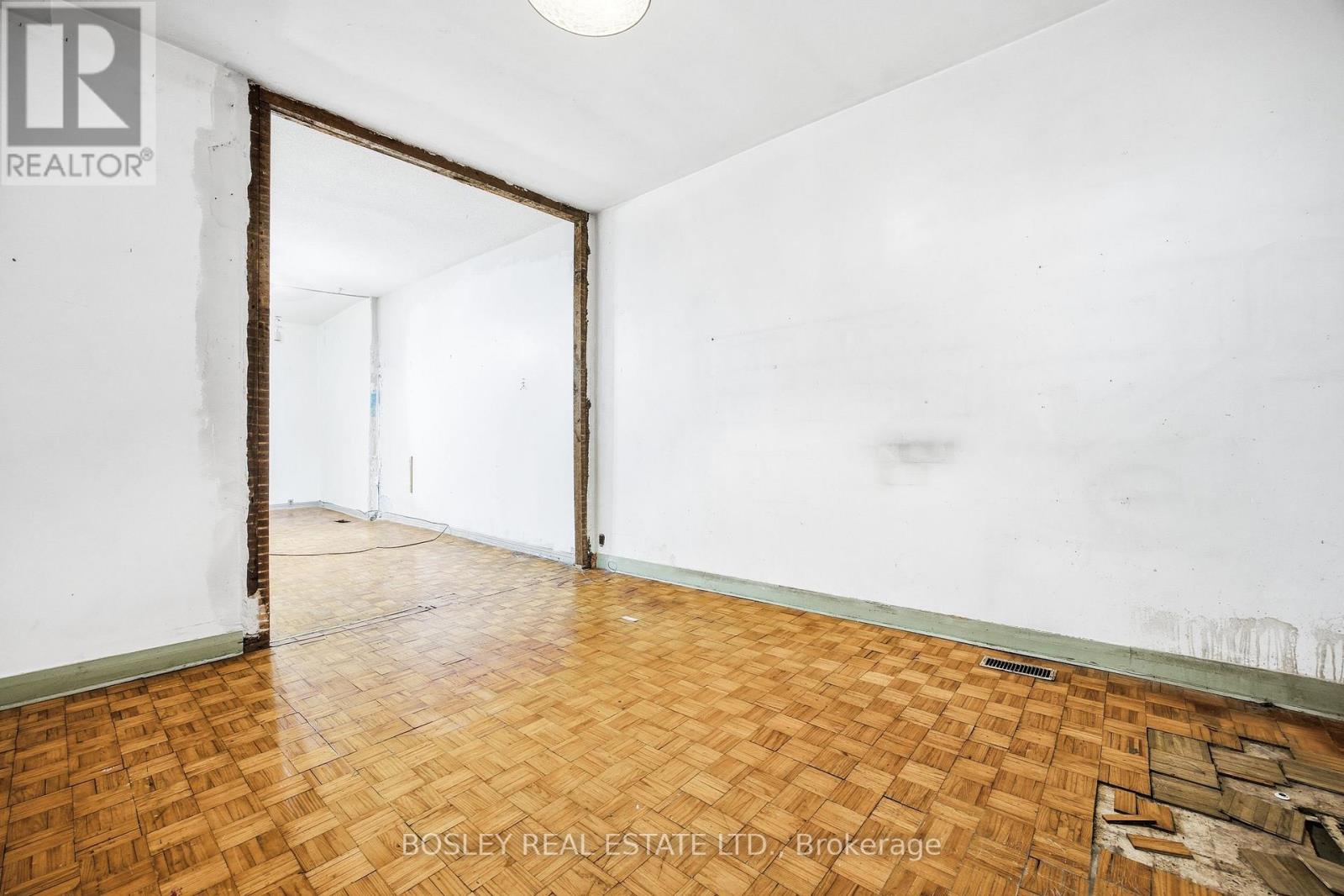 717 RICHMOND STREET W - 19
