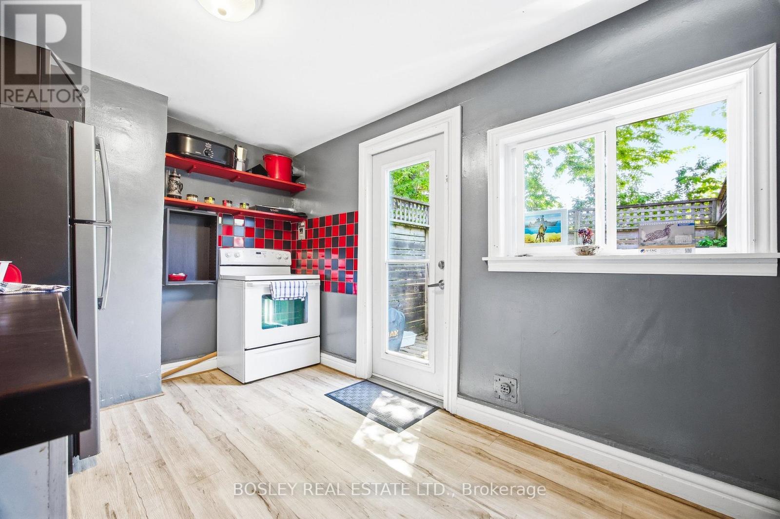 717 RICHMOND STREET W - 9