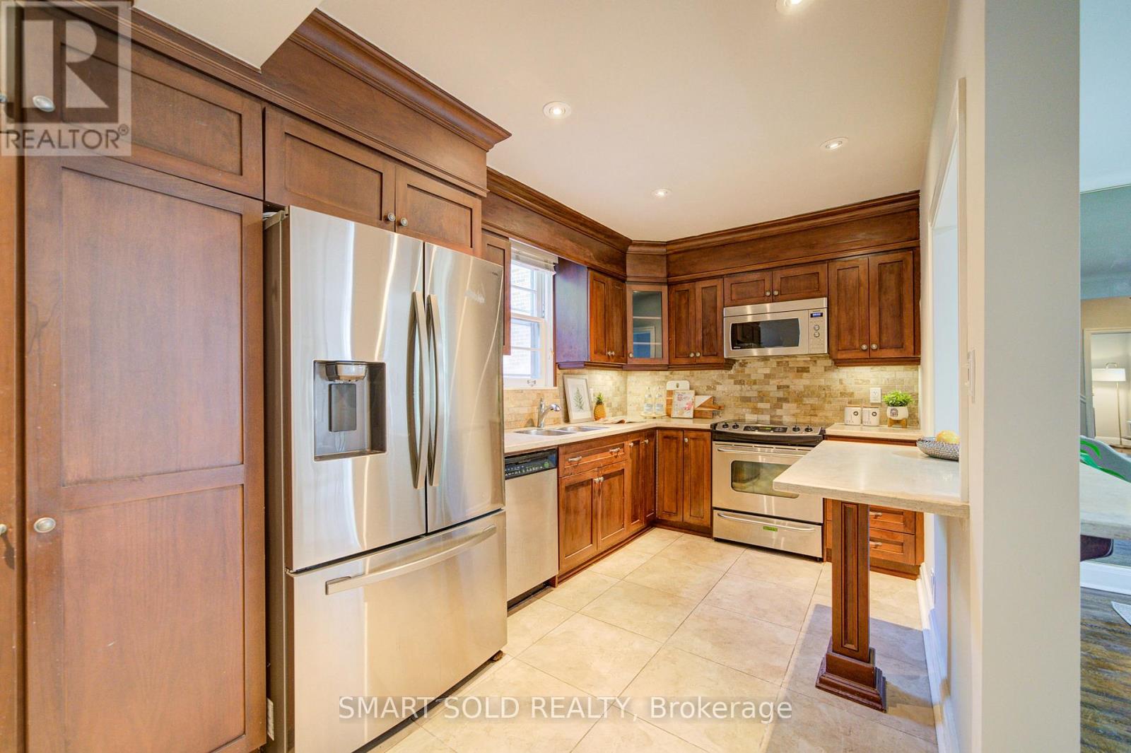 29 HIGHBOURNE ROAD - 12