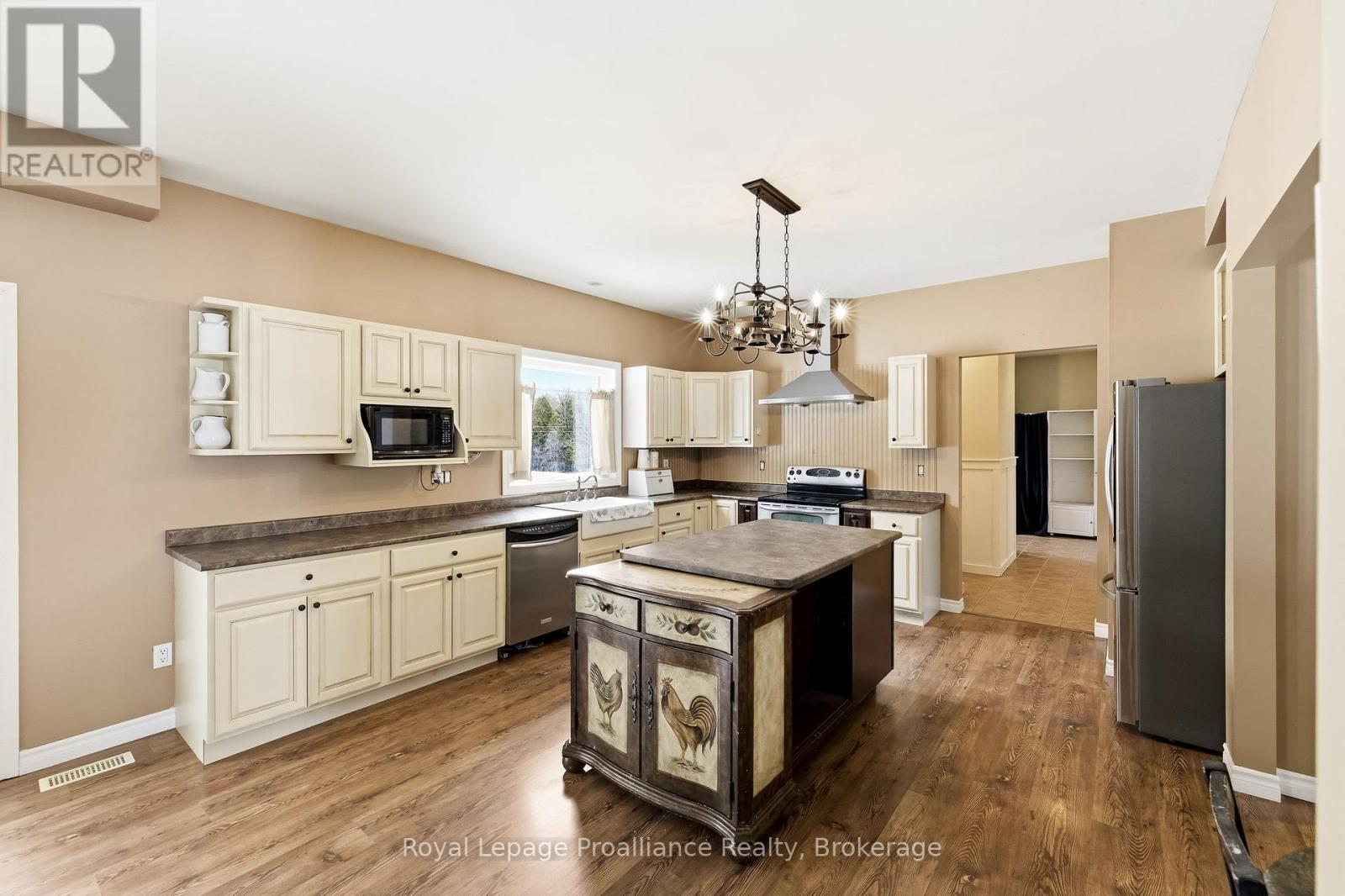 3937 LAROSE CRESCENT - 13