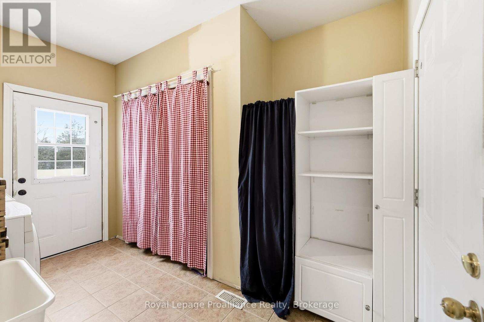 3937 LAROSE CRESCENT - 24