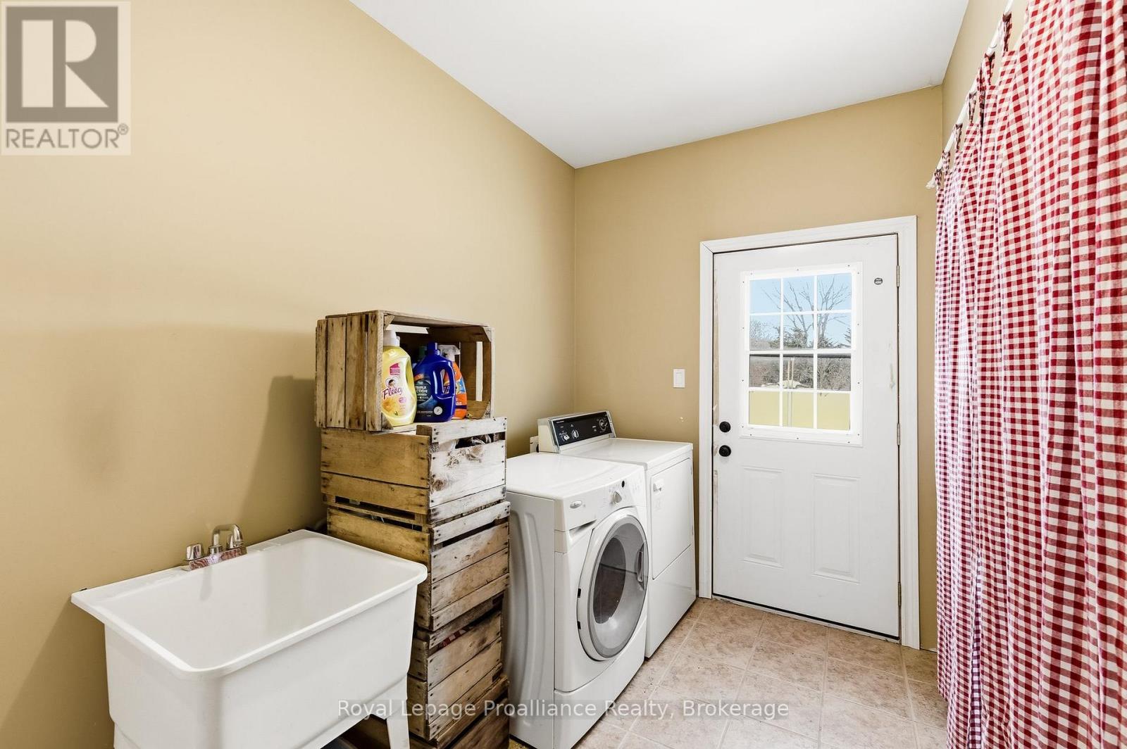 3937 LAROSE CRESCENT - 26