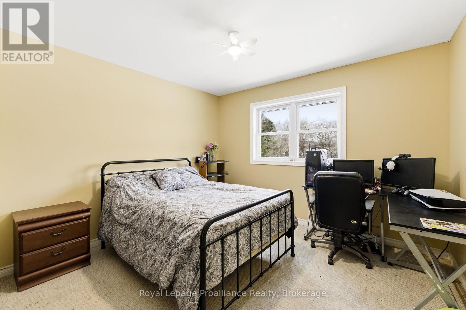 3937 LAROSE CRESCENT - 35