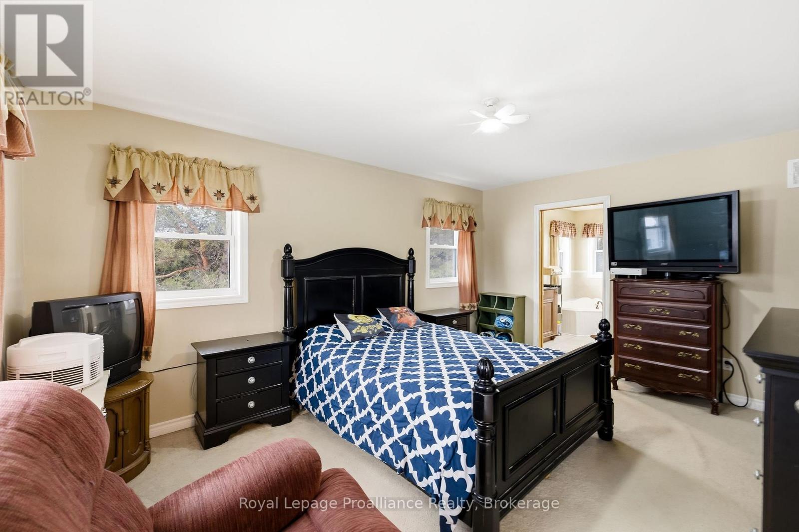 3937 LAROSE CRESCENT - 30