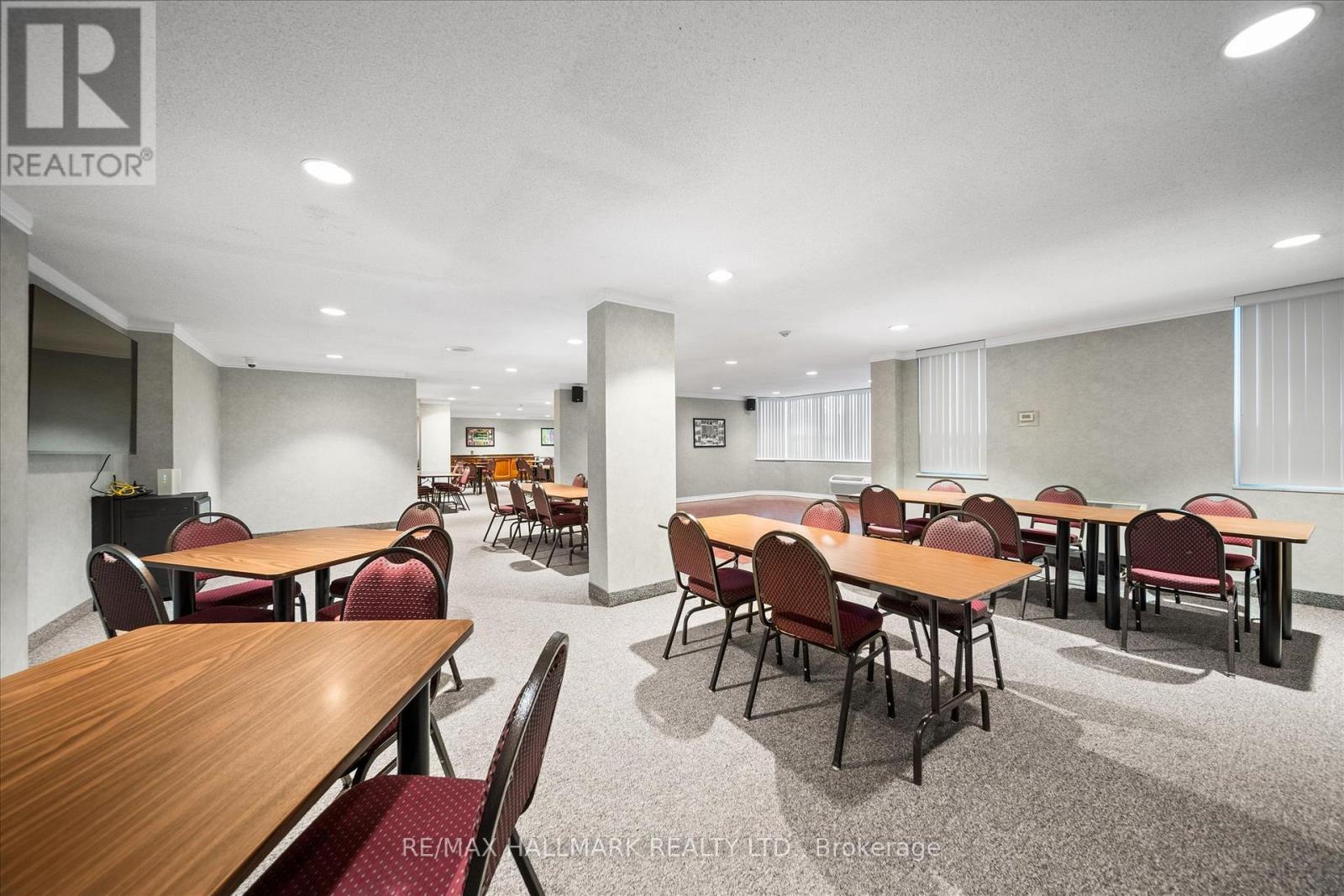 #1504 121 LING ROAD - 34