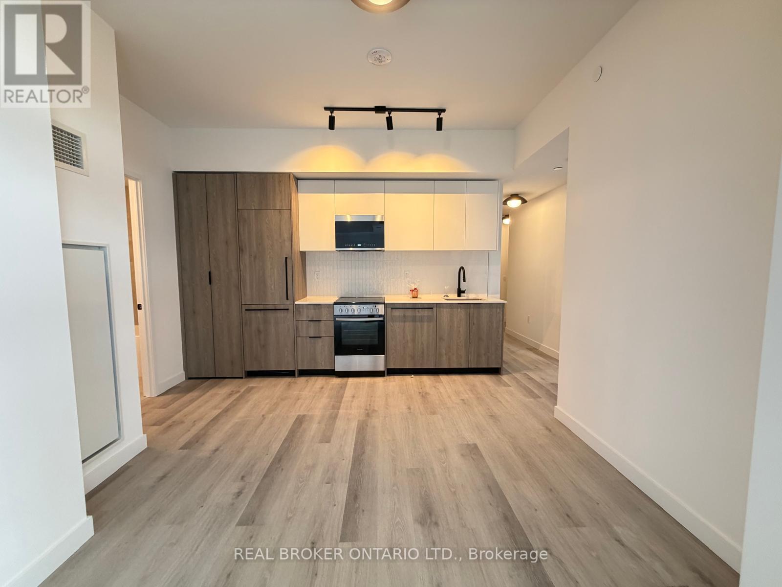 Listing photo of 634 - 1635 MILITARY TRAIL