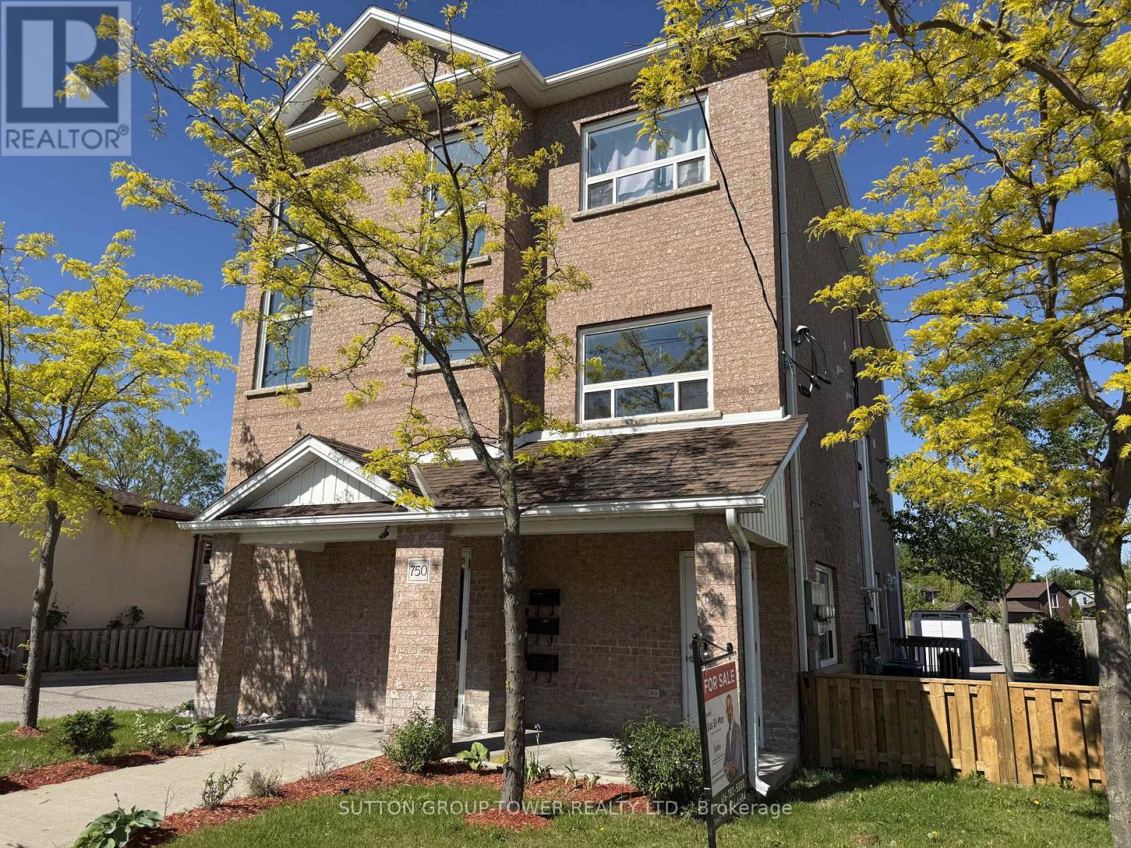 750 ALBERT STREET - 2