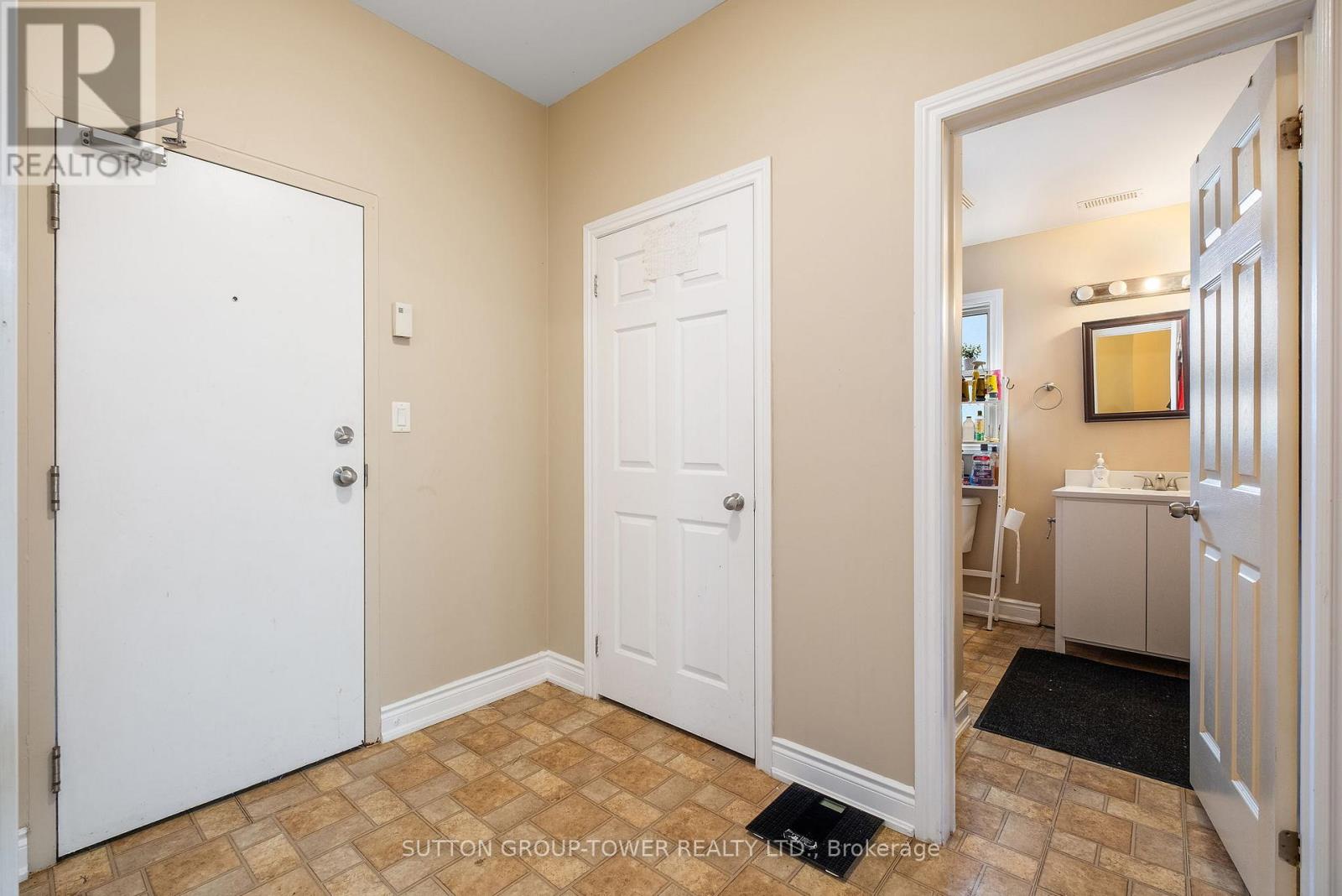 750 ALBERT STREET - 4