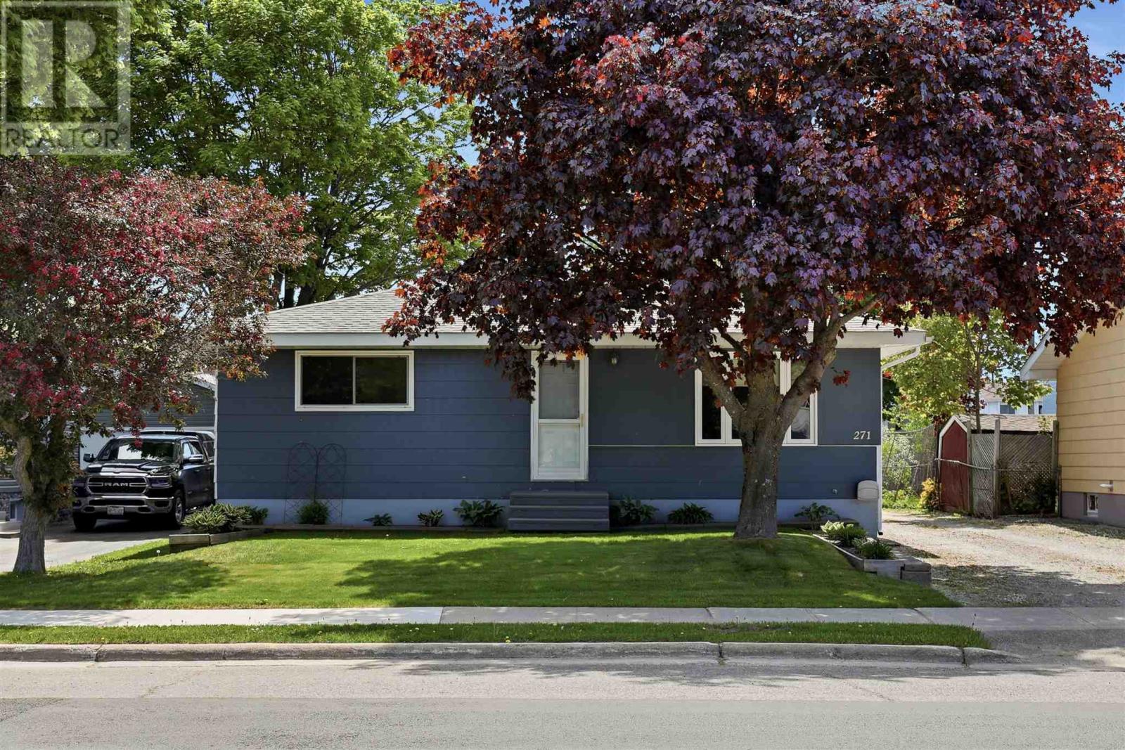 271 Chambers AVE - 1