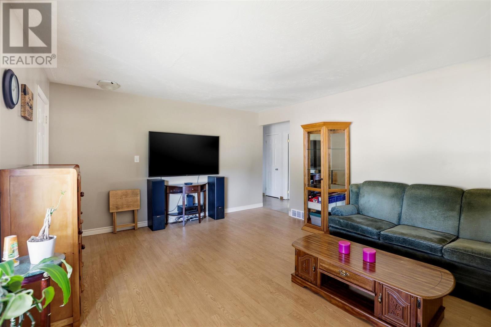 271 Chambers AVE - 15