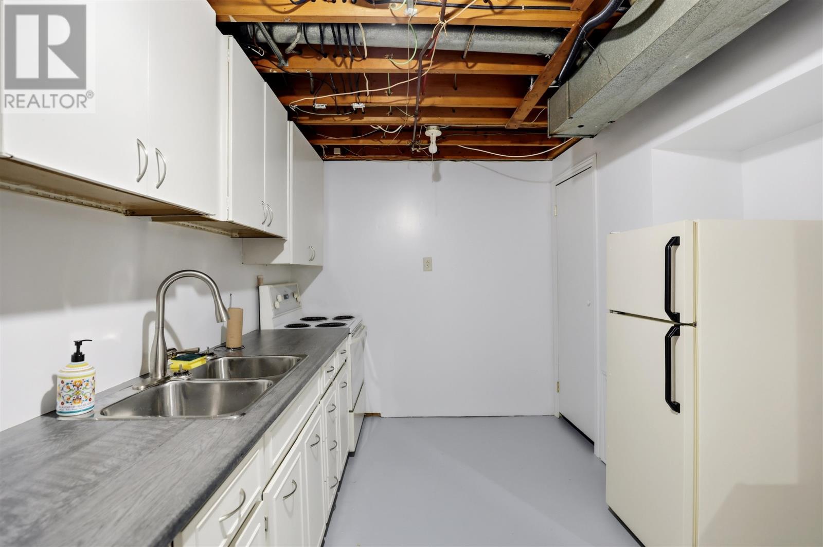 271 Chambers AVE - 34