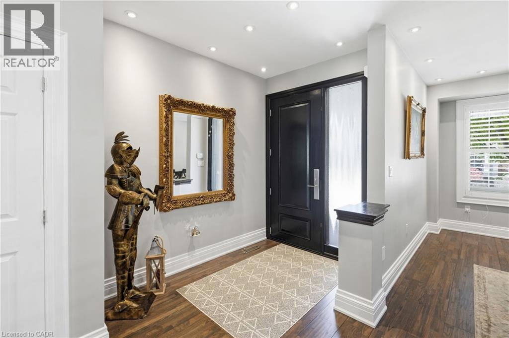 418 MONTREAL Circle - Image 2