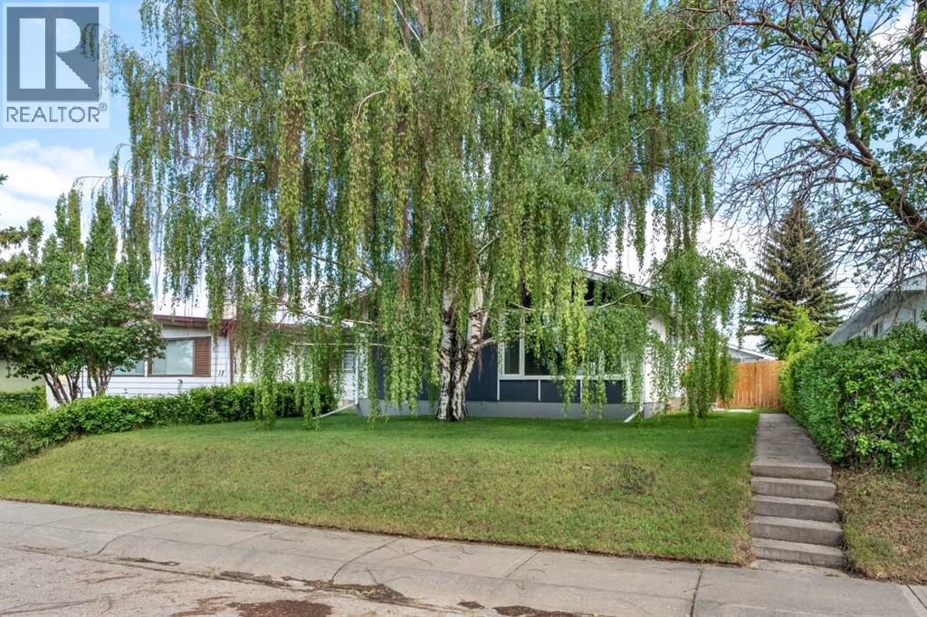 8 Van Horne Crescent NE - 1