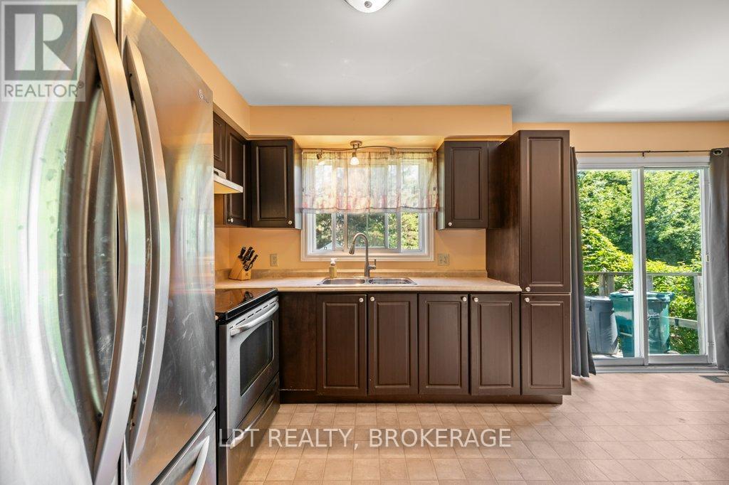 994 UXBRIDGE CRESCENT - 10