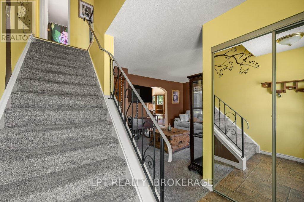 994 UXBRIDGE CRESCENT - 13