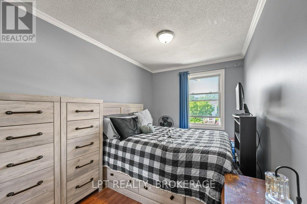 994 UXBRIDGE CRESCENT - 18