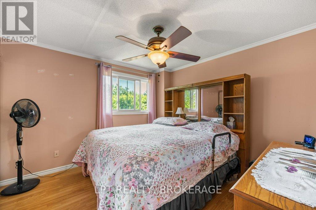 994 UXBRIDGE CRESCENT - 20