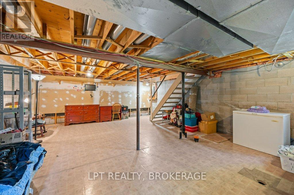 994 UXBRIDGE CRESCENT - 24