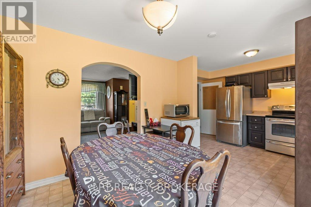 994 UXBRIDGE CRESCENT - 7