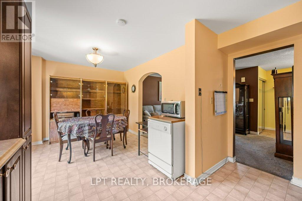 994 UXBRIDGE CRESCENT - 9