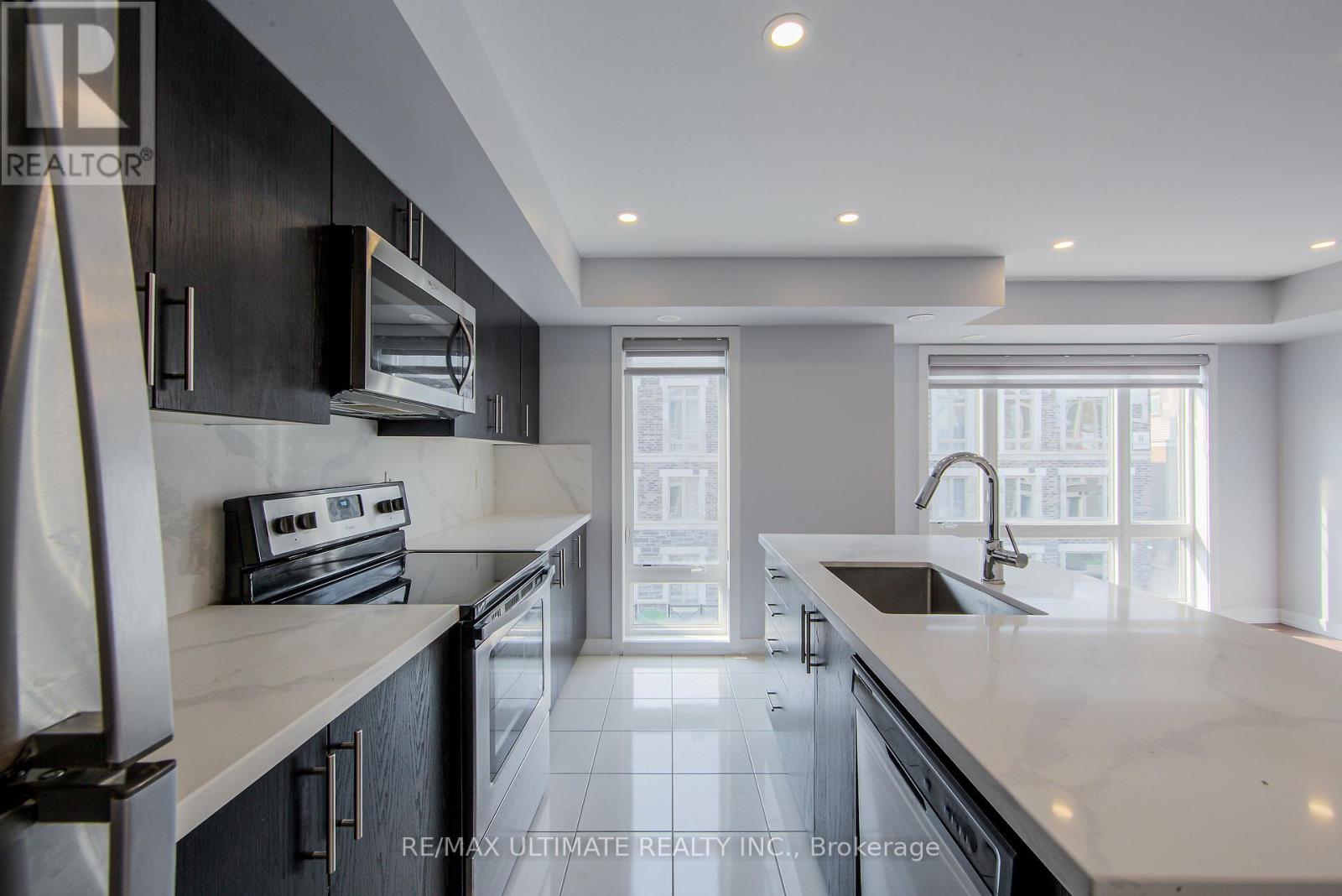 #512 30 DUNSHEATH WAY - 10