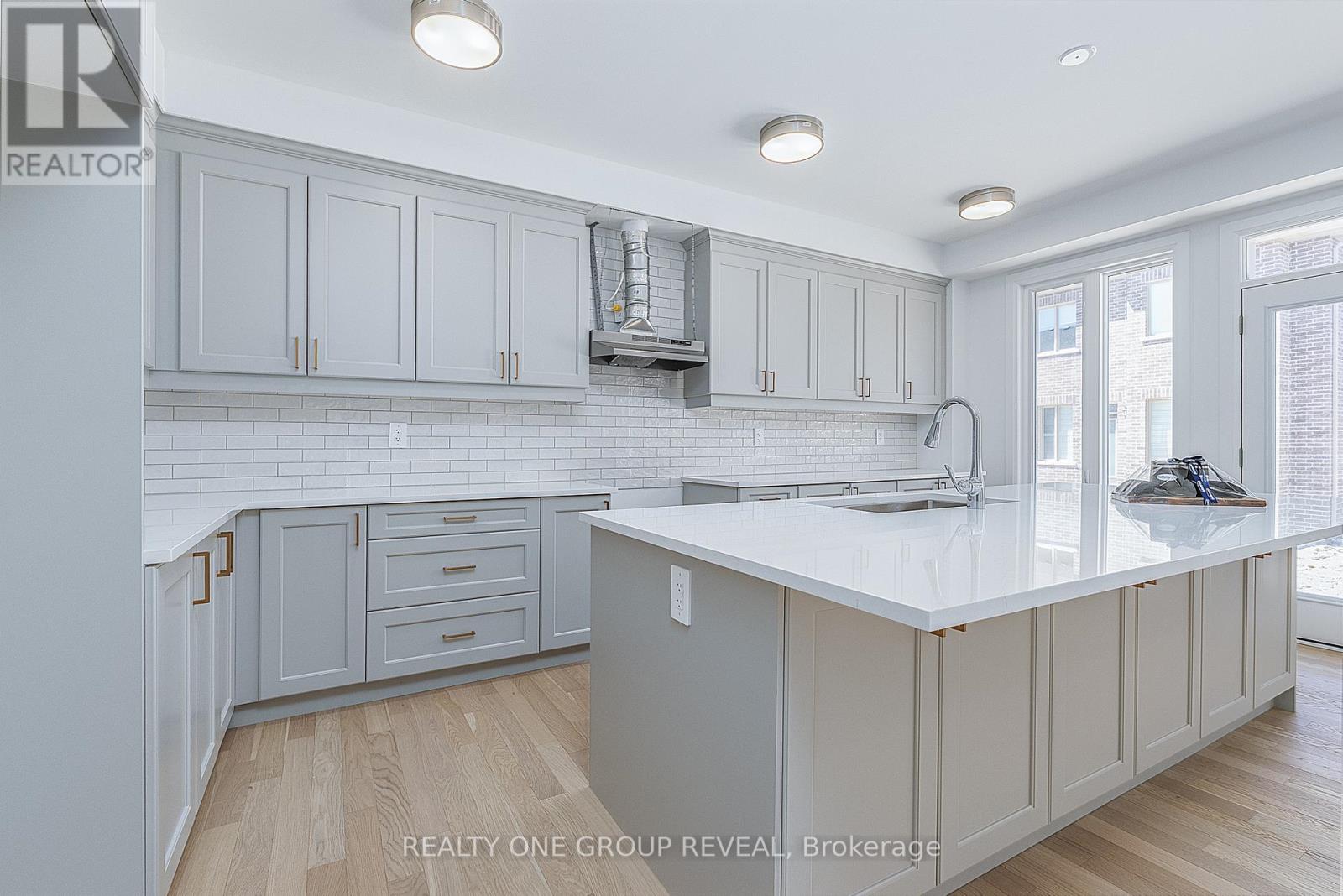130 LESLIE RICHARDS STREET - 14