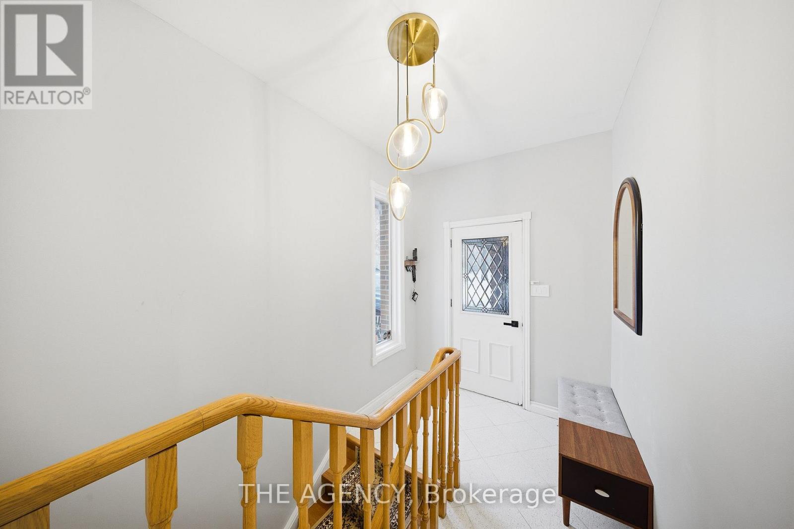 23 CEDARWOOD CRESCENT - 32
