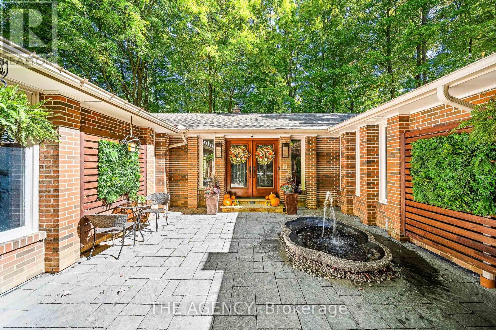 23 CEDARWOOD CRESCENT - 7