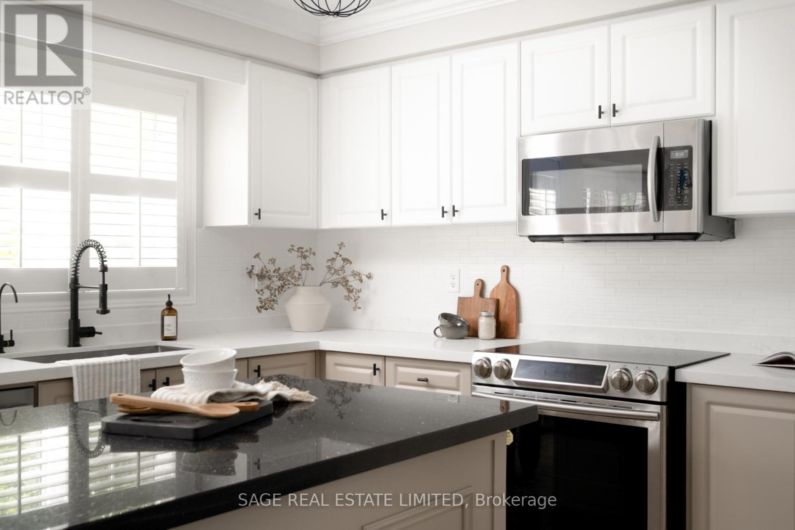 157 DELBERT CIRCLE - 15