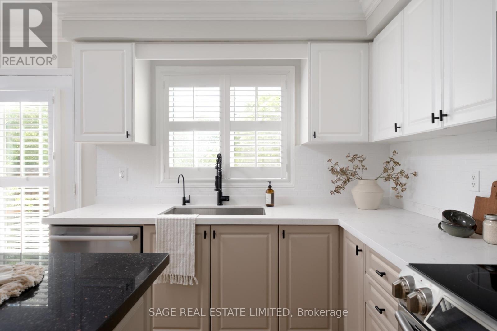 157 DELBERT CIRCLE - 17