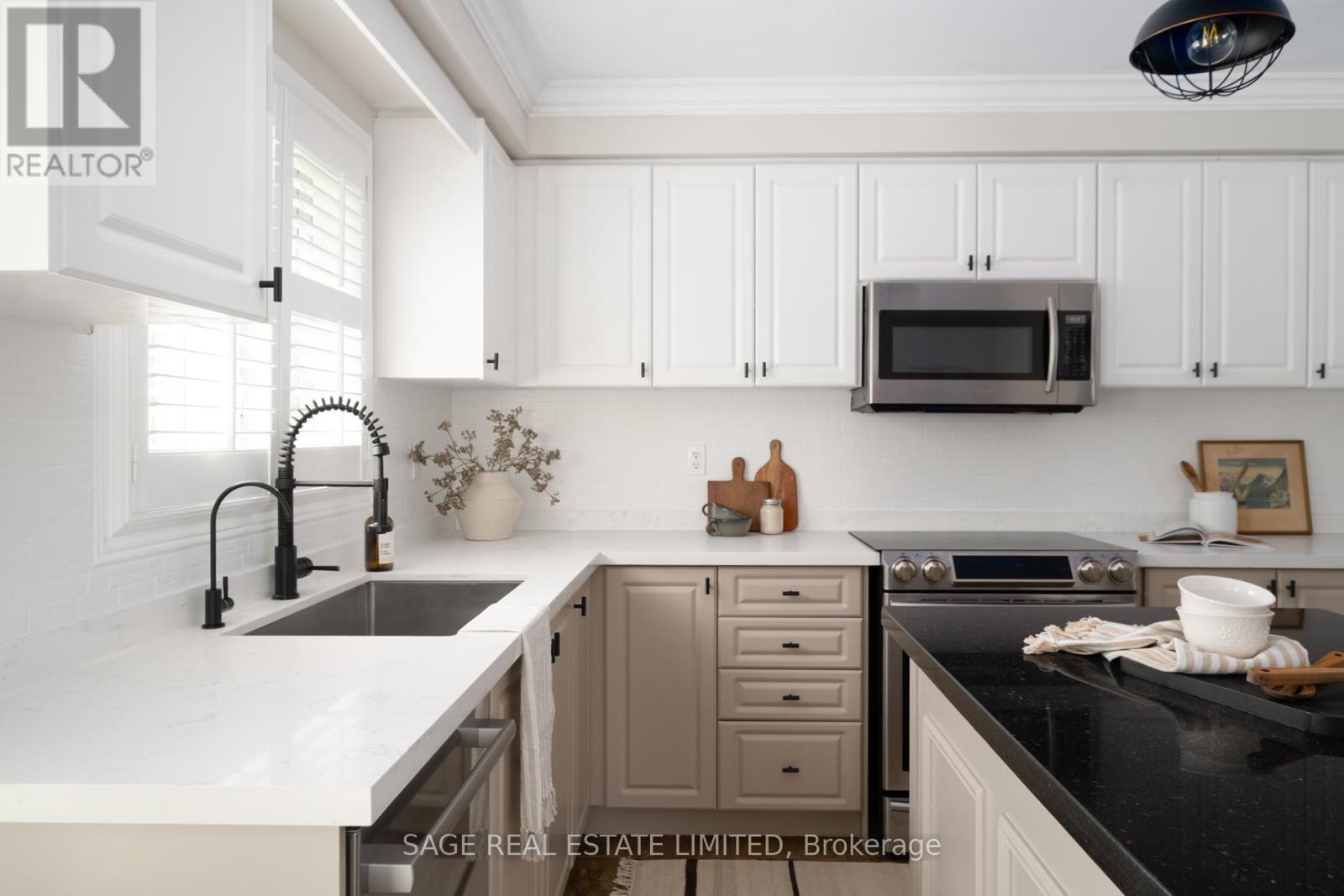 157 DELBERT CIRCLE - 18