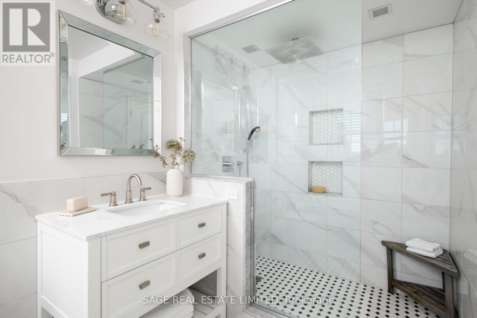 157 DELBERT CIRCLE - 28