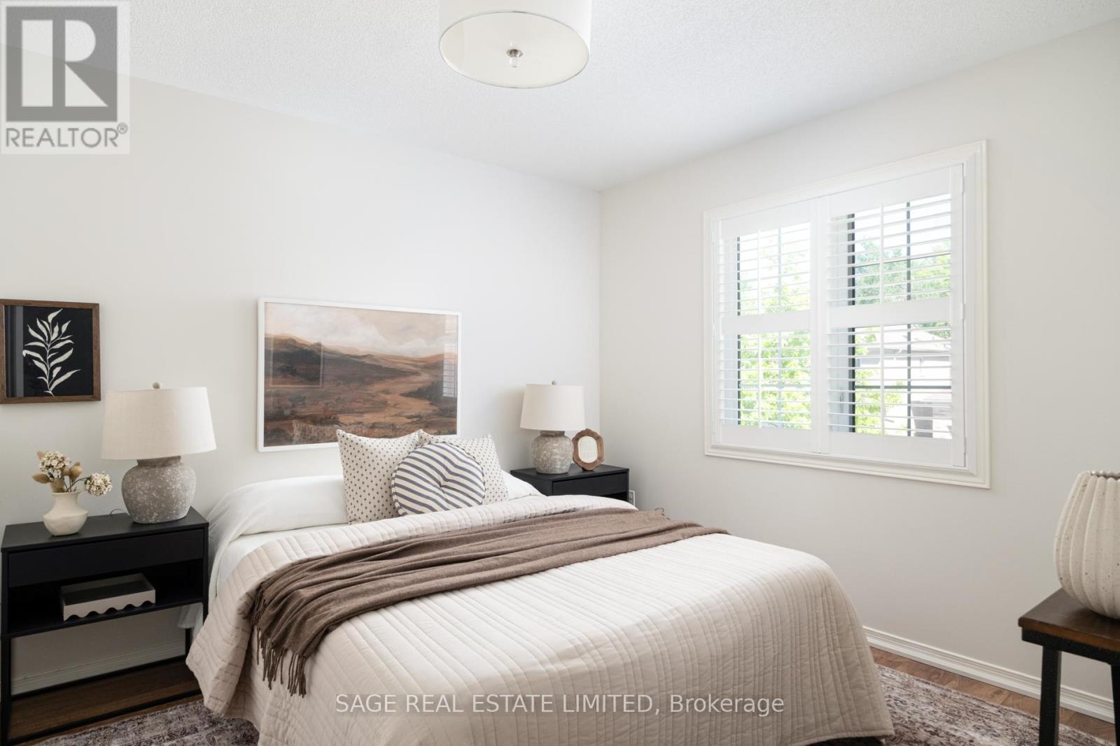 157 DELBERT CIRCLE - 33